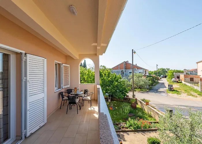 Cozy Apartment In Zadar With Wifi